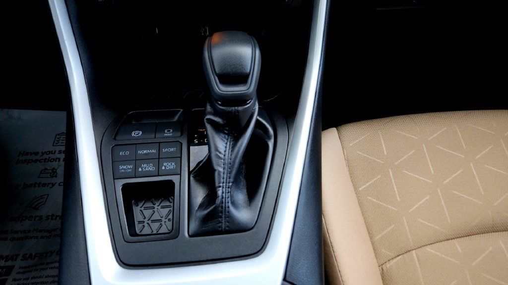 Certified 2025 Toyota RAV4 XLE AWD/4WD image 28