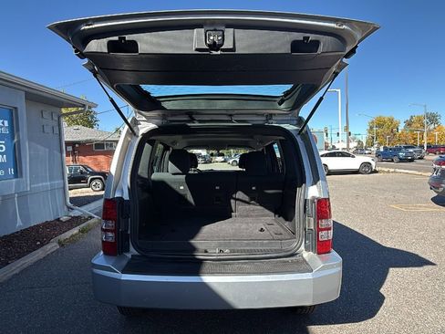 Used 2012 Jeep Liberty Sport image 8