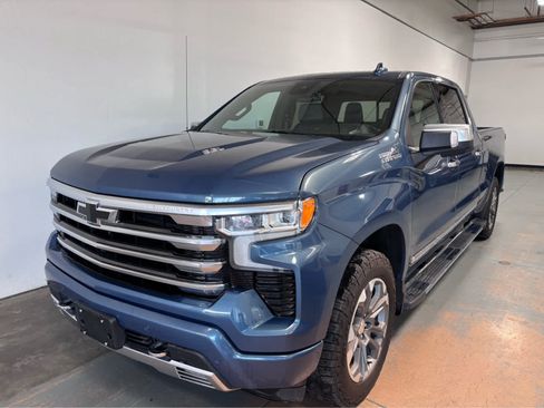 Used 2024 Chevrolet Silverado 1500 High Country w/ Z71 Off-Road Package AWD/4WD image 1