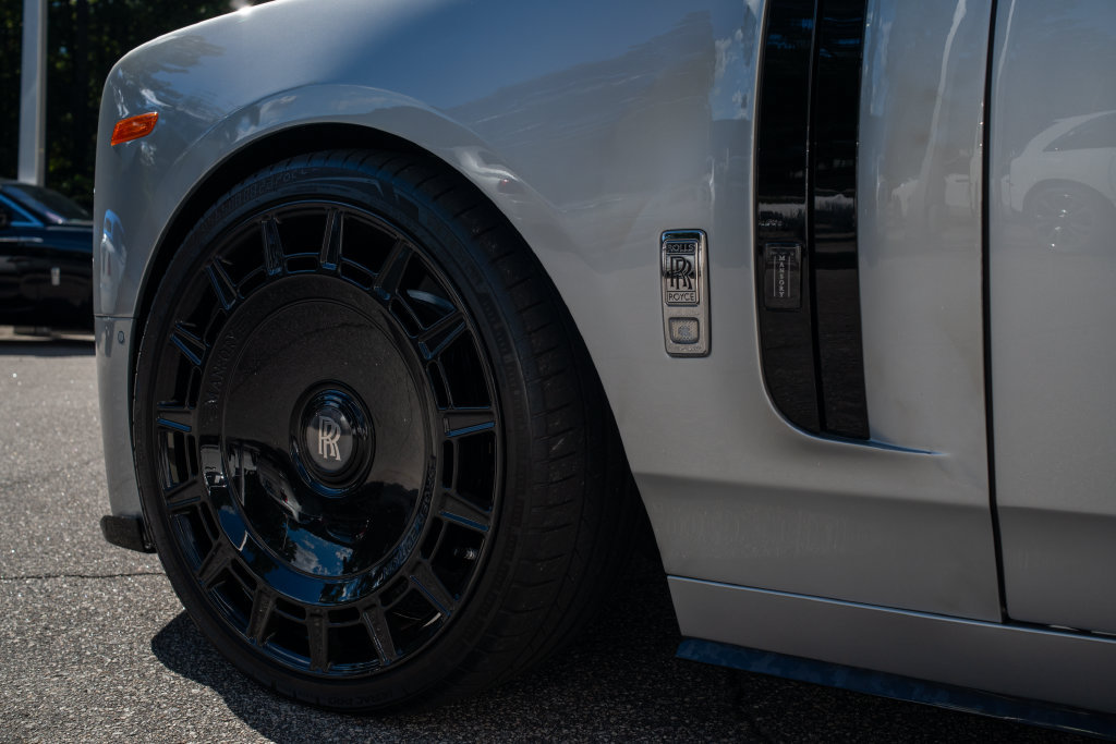 Used 2024 Rolls-Royce Phantom Sedan RWD image 11