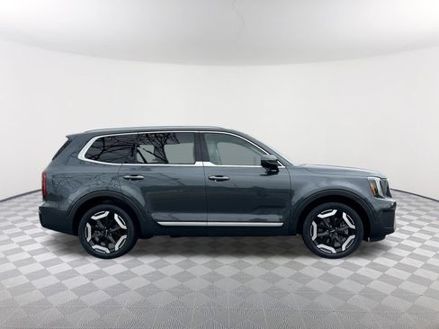 Used 2024 Kia Telluride S w/ S Sunroof Package image 6