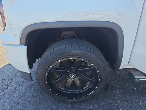 Used 2018 GMC Sierra 1500 SLT w/ All Terrain Package AWD/4WD image 24