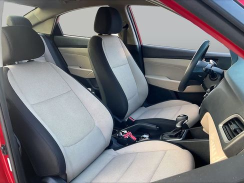Used 2022 Hyundai Accent SE FWD image 9