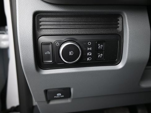 Used 2025 Ford F250 XLT image 30