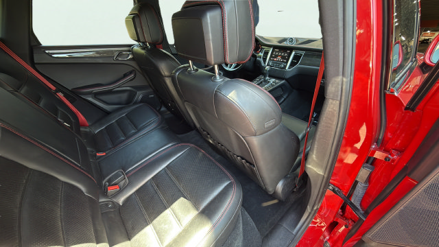 Used 2018 Porsche Macan GTS w/ Premium Package Plus AWD/4WD image 22