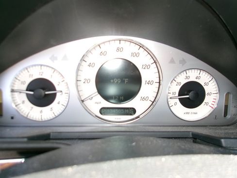 Used 2008 Mercedes-Benz E 350 4MATIC Sedan image 25