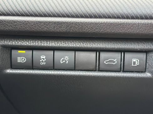 Used 2025 Toyota Camry SE FWD image 36