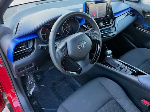 Used 2021 Toyota C-HR XLE FWD image 23