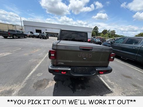 Used 2024 Jeep Gladiator Rubicon w/ Technology Group AWD/4WD image 5