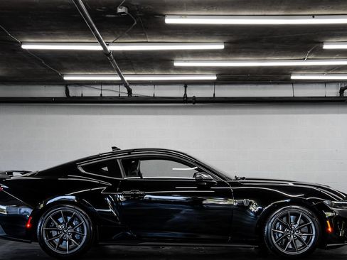 Used 2025 Ford Mustang Dark Horse RWD image 6