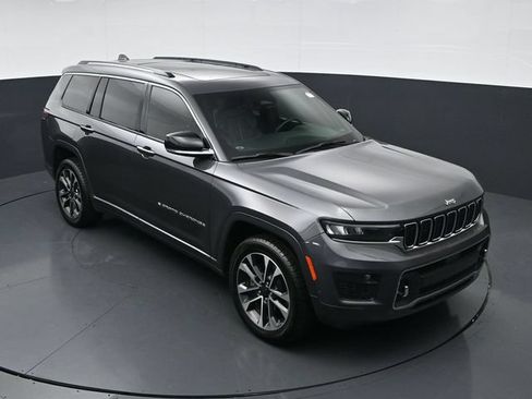 Used 2021 Jeep Grand Cherokee L Overland w/ Luxury Tech Group IV AWD/4WD image 36