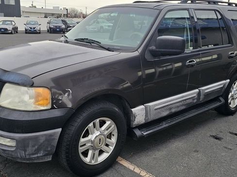 Used 2005 Ford Expedition XLT image 7