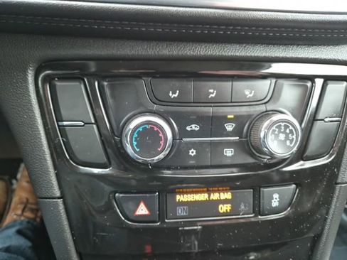 Used 2021 Buick Encore Preferred image 50