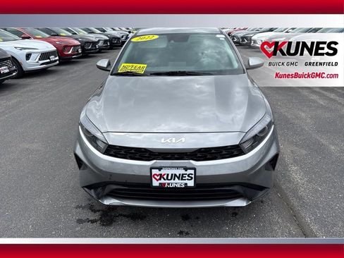 Used 2022 Kia Forte LXS FWD image 17