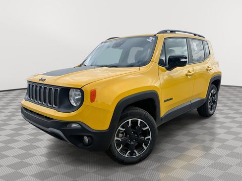 Used 2023 Jeep Renegade Latitude AWD/4WD image 1