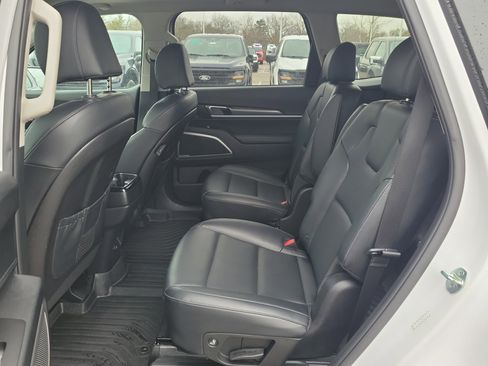 Used 2024 Kia Telluride S w/ S Sunroof Package image 12