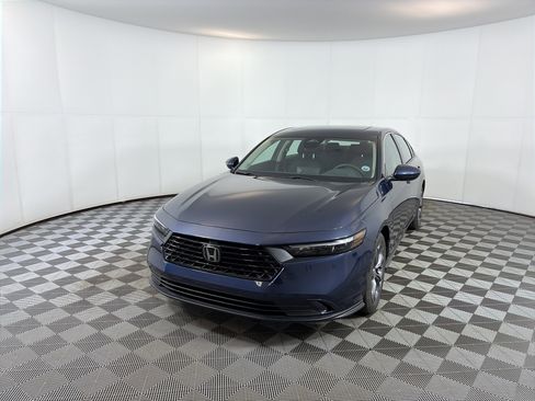 Used 2023 Honda Accord EX image 2
