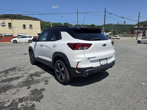 Used 2022 Chevrolet TrailBlazer RS w/ Technology Package AWD/4WD image 6