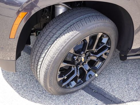 New 2026 Chevrolet Suburban High Country AWD/4WD image 9