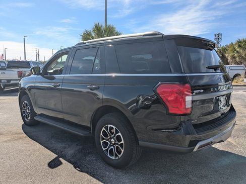 Used 2024 Ford Expedition XLT image 7