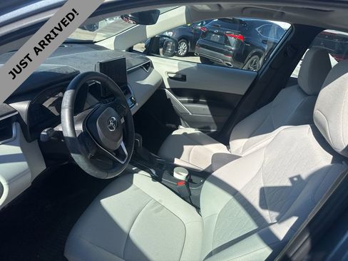 Used 2024 Toyota Corolla Cross LE w/ Moonroof Package image 11