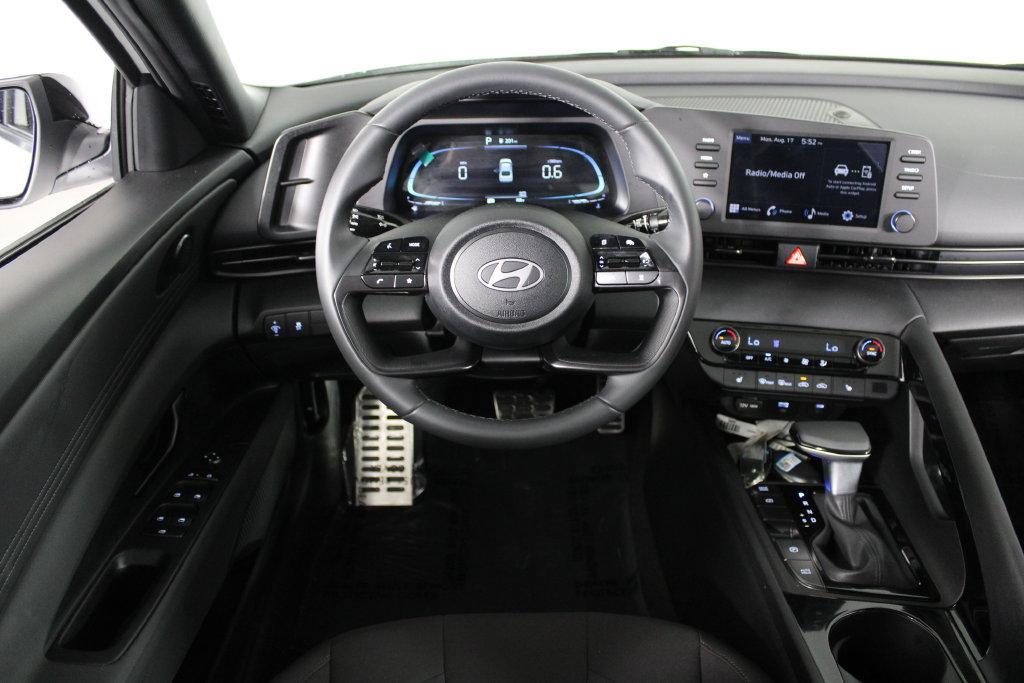 Certified 2026 Hyundai Elantra SEL Sport Premium FWD image 8