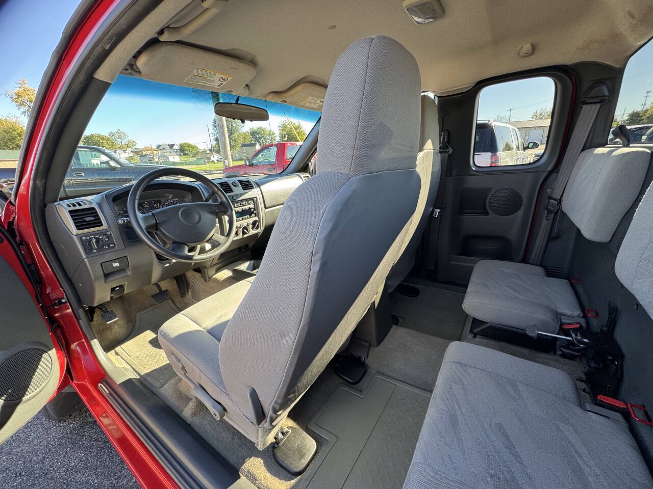 Used 2005 Chevrolet Colorado LS RWD image 28