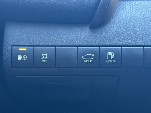 Used 2021 Toyota Camry SE FWD image 40