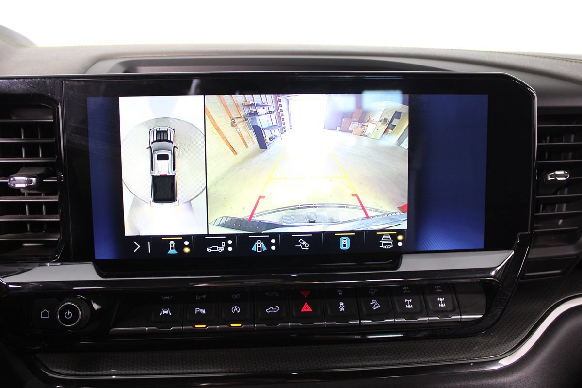Used 2023 Chevrolet Silverado 1500 ZR2 w/ Technology Package AWD/4WD image 31