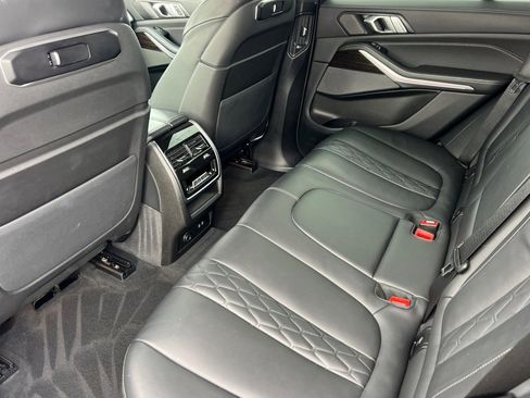 Used 2025 BMW X5 xDrive50e AWD/4WD image 4
