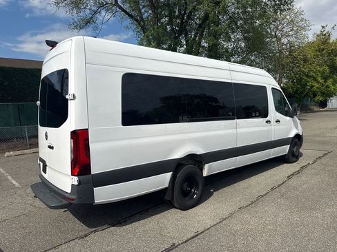 Used 2024 Mercedes-Benz Sprinter 3500 w/ Parking Package image 8