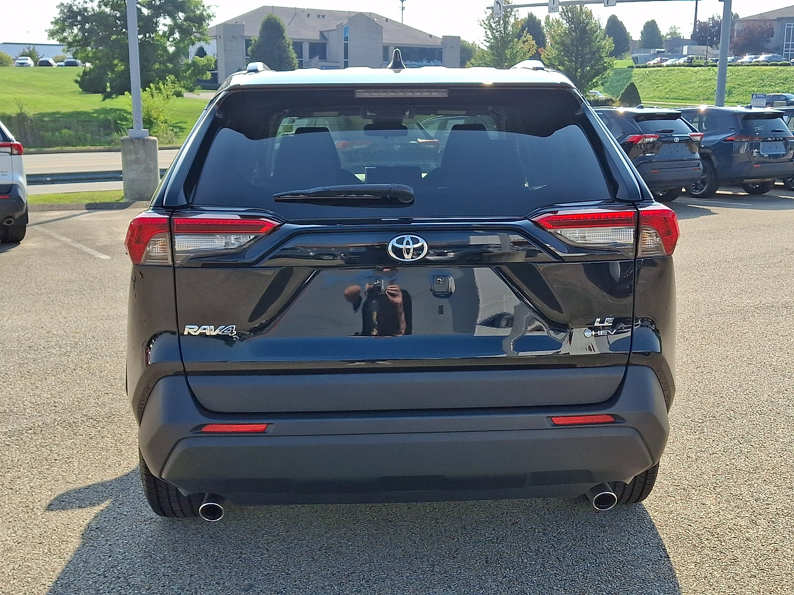 Used 2025 Toyota RAV4 LE AWD/4WD image 5