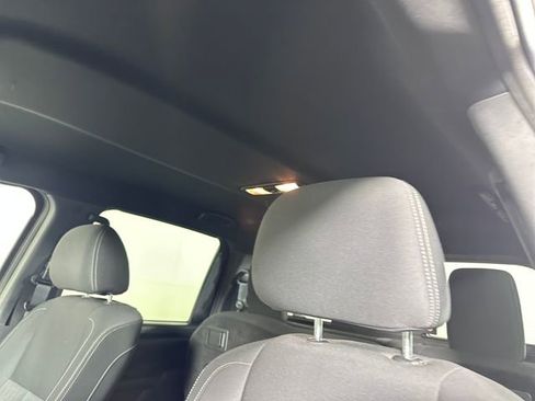 Used 2018 Nissan Titan XD image 12