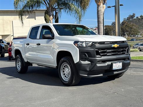 Used 2025 Chevrolet Colorado W/T image 4