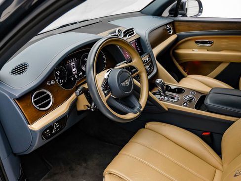 Used 2023 Bentley Bentayga Extended Wheelbase AWD/4WD image 3