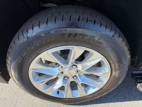 Used 2024 Chevrolet Tahoe Premier w/ Advanced Technology Package RWD image 11