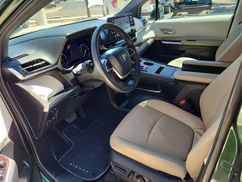 Used 2024 Toyota Sienna XLE image 13