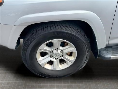 Used 2016 Toyota 4Runner SR5 Premium RWD image 15