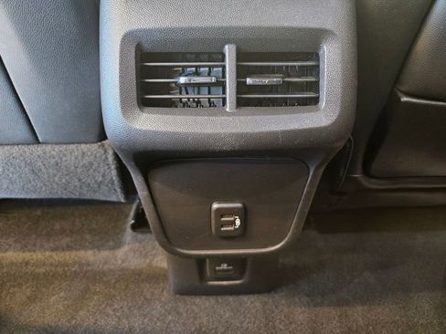 Used 2024 GMC Terrain SLT image 22