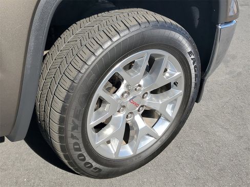 Used 2015 GMC Sierra 1500 SLT w/ SLT Crew Cab Value Package image 6