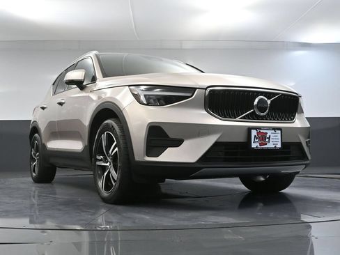 Used 2023 Volvo XC40 B5 Core AWD/4WD image 51