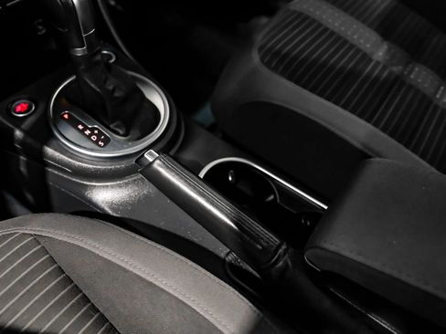 Used 2014 Volkswagen Beetle GSR image 19