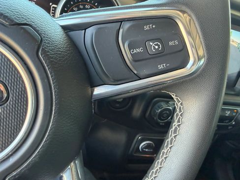 Used 2023 Jeep Wrangler Unlimited Sahara AWD/4WD image 18