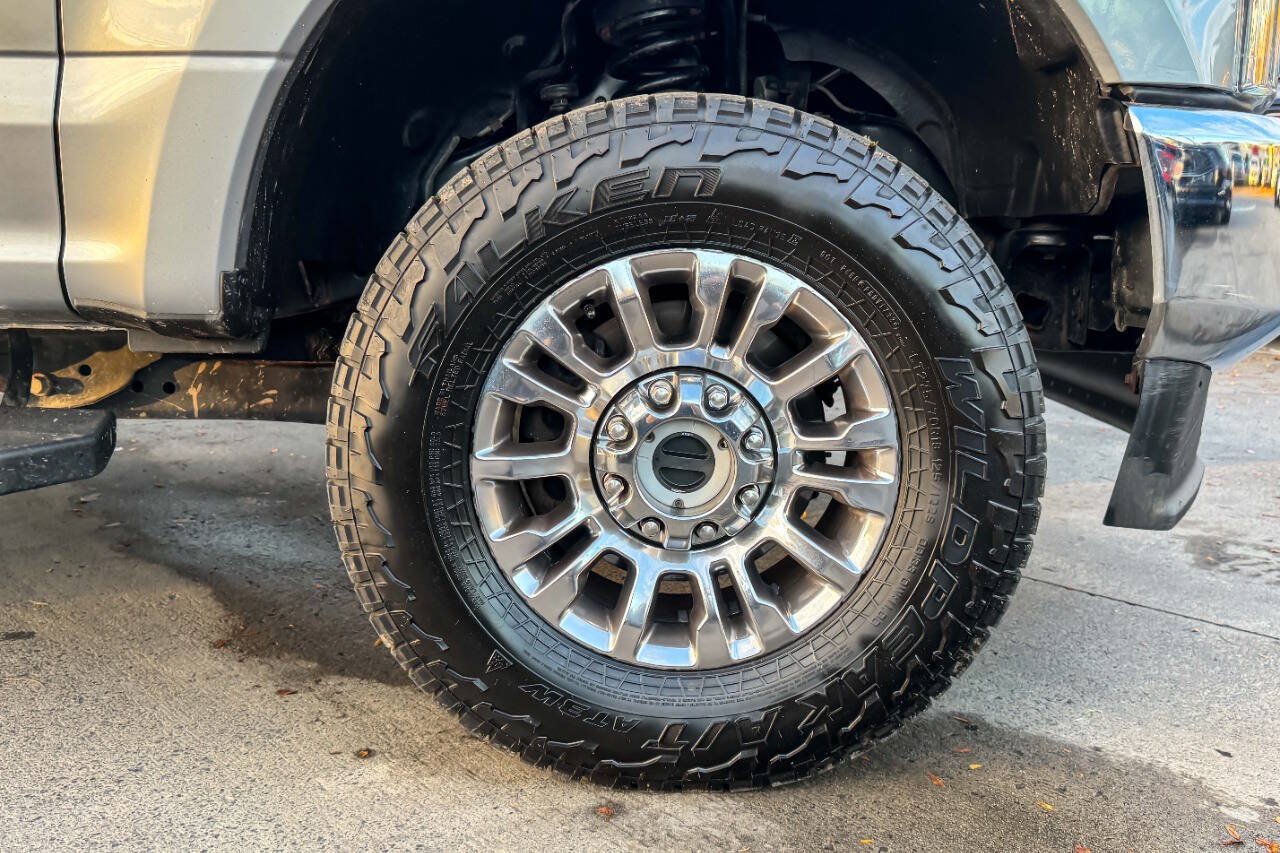 Used 2020 Ford F350 XLT w/ XLT Premium Package AWD/4WD image 13