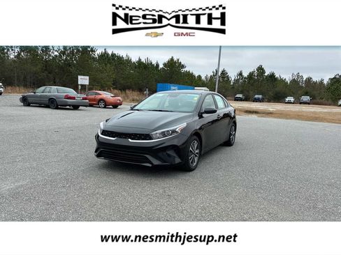 Used 2024 Kia Forte LXS image 1