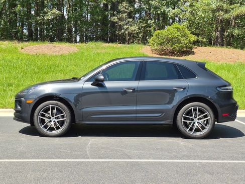 Certified 2026 Porsche Macan AWD/4WD image 2