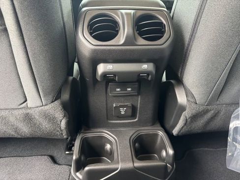 New 2026 Jeep Gladiator Sport w/ Dual Top Group image 18