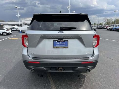 Used 2023 Ford Explorer XLT w/ Equipment Group 202A image 6