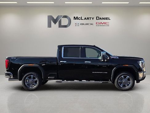 New 2025 GMC Sierra 2500 SLT w/ SLT Convenience Package image 6