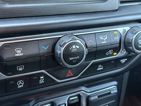Used 2022 Jeep Gladiator Sport AWD/4WD image 28